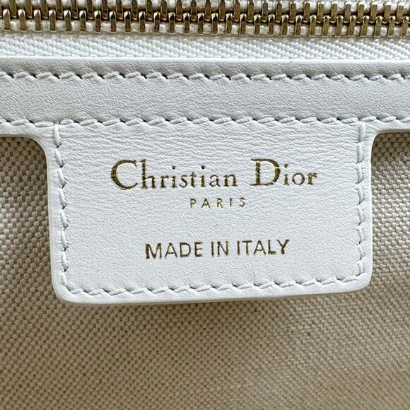 CHRISTIAN DIOR White Leather Shoulder Bag - Picture 12 of 13